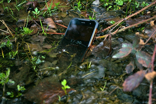 What to do if your phone gets wet or worse, gets dropped under water!